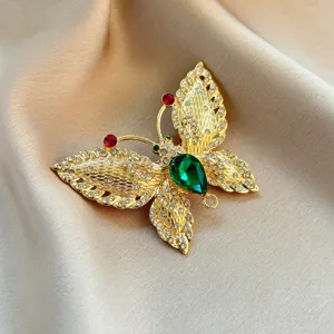 Exquisite green butterfly brooch for women, luxury rhinestone crystal suit sweater pin jewelry.