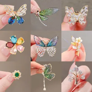 Minimalist Alloy Rhinestone Brooch Elegant Floral Butterfly Dragonfly Shape Pin Women Fashion Jacket Scarf Jewelry Gift