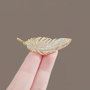 Elegant full rhinestone feather brooch, luxury suit lapel pin, premium fashion jewelry accessory