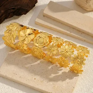 Verstellbarer Edelstahl Armreif 18K Vergoldet Hohl Kamelie Blumenmuster INS Stil Mode Schmuck Armband Für Frauen