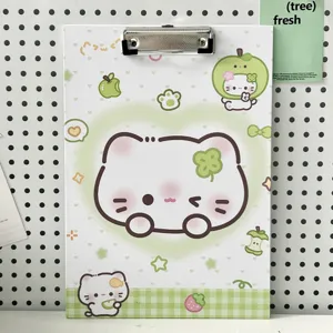 Bonito portapapeles de gato verde para oficina y escuela, carpeta de documentos kawaii y útil.