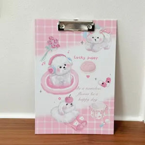 Süßes rosa A4 Schreibbrett aus Papier mit niedlicher Welpenillustration und Klemme.