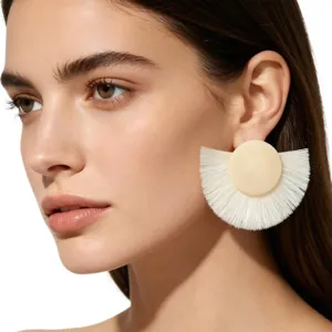 Chics boucles d'oreilles frangées beige style vintage français pour femmes élégantes