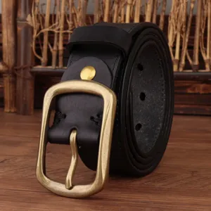 Heren vintage echt lederen riem met antieke bronzen doorngesp, casual retro stijl.
