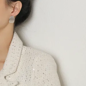 Boucles d'oreilles clous géométriques minimalistes en métal argenté pour femme, style froid