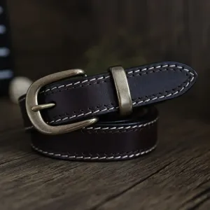 Cintura in vera pelle vintage da donna con fibbia in ottone e cuciture a vista.
