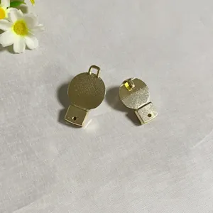 Gouden metalen riemgesp hardware set, prachtig gestructureerd ontwerp voor kleding.