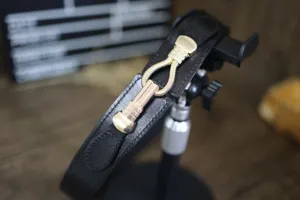 Schwarzer Damen Ledergürtel mit edler Metallschließe stilvolles Taillenaccessoire Mode Design