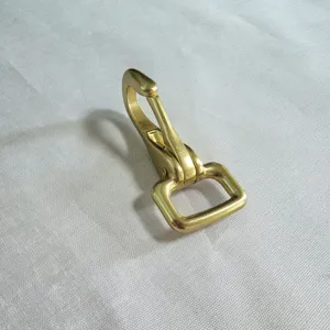 Gouden vierkante karabijnhaak, duurzaam metalen tassen hardware sleutelhanger accessoire.