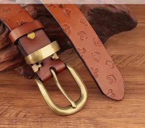 Cinturon de cuero genuino para mujer con patron nautico grabado y hebilla vintage.
