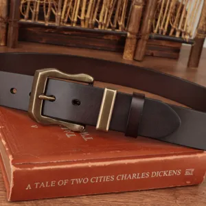 Cinturón de cuero genuino para hombre con hebilla vintage, detalle de diseño clásico casual.