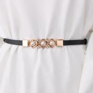 Elegante cintura sottile da donna con splendido design con fibbia a fiore di perle e strass.