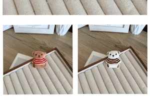 Détail de mignons accessoires de poupée ours en peluche pour pinces à cheveux et sacs
