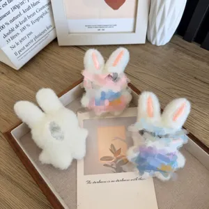 Trois mignons charms lapins en peluche pour vêtements et accessoires de sacs DIY
