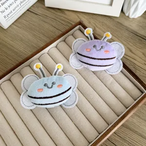 Paire d'accessoires mignons d'abeilles en peluche pour le bricolage créatif