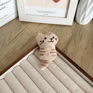 Handmade adorable Japanese style plush cat brooch and bag pendant for various accessories
