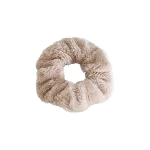 Chouchou doux en peluche couleur thé au lait grand élastique à cheveux pour femmes
