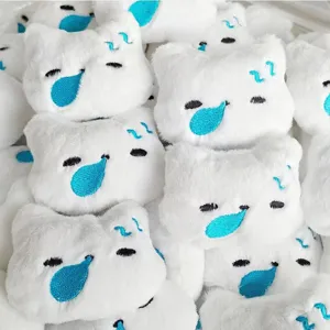 Accessoire DIY Chat Sommeillant en Peluche Tête de Chat Blanche pour Broche Sac Vêtements Chaussettes Décoration Brodée Faite à la Main