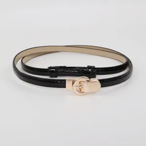 Zwarte smalle dames lakleren riem met gouden gesp tailleceintuur voor jurk en pak accessoire