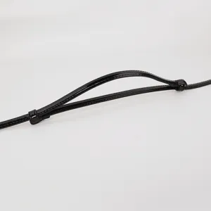 Elegante zwarte laklederen smalle tailleceintuur voor dames, slanke riem voor jurk en pak.