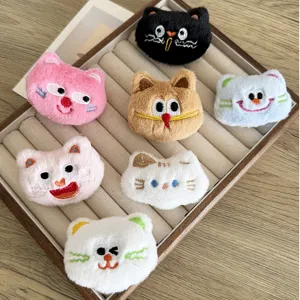 Mignonne Poupée en Peluche Chat de Dessin Animé Broche Pendentif Animal Rembourré pour Sacs Accessoires de Vêtement Cadeau
