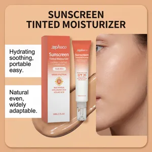 Crème hydratante teintée solaire détail montrant une texture douce et lumineuse.