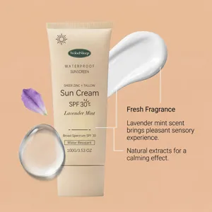Vue détaillée de la crème solaire WOODSLEEP avec texture douce, parfum menthe lavande.
