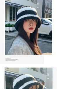 Chapeau bob en peluche noir et blanc tendance pour femme, accessoire automne hiver.