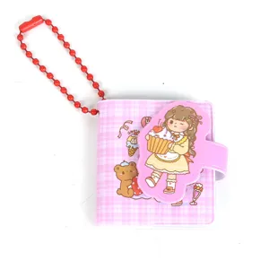 Mini carnet à carreaux rose avec couverture de dessin animé mignon et chaîne de perles rouges.