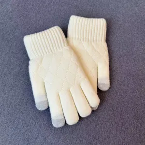 Women's winter warm knitted gloves with touch screen fingertips and stylish diamond pattern.