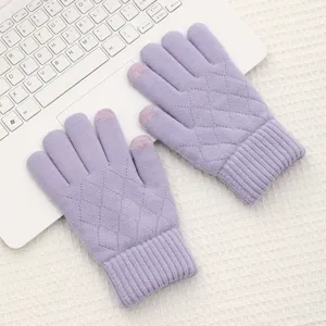 Detailed view of women winter warm knit touchscreen gloves in light purple with cozy diamond jacquard.