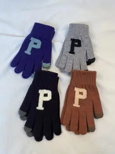 Gants tactiles en tricot chaud pour femmes et étudiants avec un design classique de lettre P.