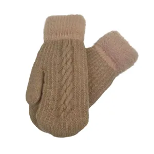 Moffole invernali in maglia calda e spessa da donna con polsino in peluche e motivo a trecce.