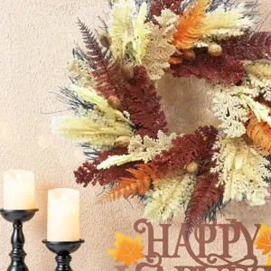 Detalle de una corona de cosecha de otoño de 50 cm para la decoración de la puerta