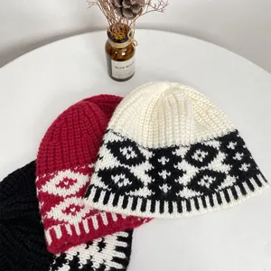 Cappello a secchiello in maglia geometrica blocco di colore berretto invernale donna