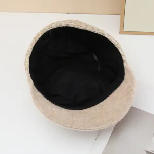 Cozy loop yarn newsboy cap for women, retro autumn and winter warm soft brim beret hat.