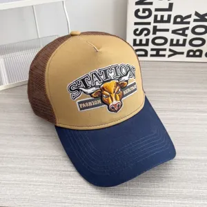 Vintage mesh baseball cap for men and women, retro trucker hat with stylish bull embroidery.