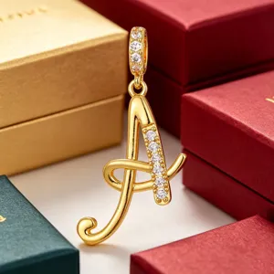 Ciondolo Iniziale Alfabeto in Zirconia di Rame Placcato Oro Minimalista Fascino di Lusso per Donna Accessori per Collana di Gioielli DIY