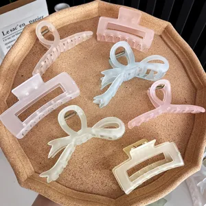 Grande Pince à Cheveux Couleur Gelée Givrée Prise Forte Plastique Pince Requin pour Cheveux Epais Accessoire de Coiffure Géométrique Elégant pour Femmes