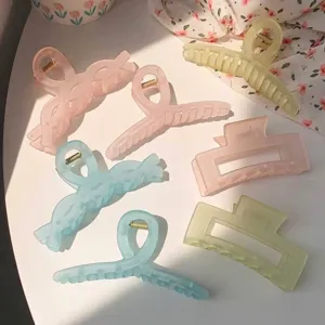 Grande pince à cheveux élégante couleur gelée pastel pour cheveux épais avec finition mate
