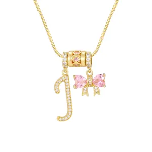Elegante 18k vergoldete Halskette mit Anfangsbuchstabe J, rosa Herzschleife und Zirkonia