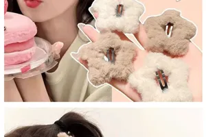 Gros plan détaillé sur de mignonnes barrettes en peluche en forme d'étoile beige