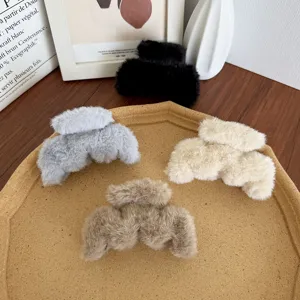 Lot de pinces à cheveux en peluche douce aux couleurs neutres pour l'automne et hiver