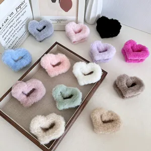 Pinces à cheveux en peluche en forme de cœur pour les coiffures d'automne et d'hiver