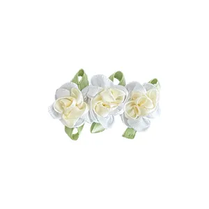 Barrettes à cheveux camélia en ruban faites à la main style forêt, en blanc et vert