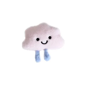Broche nuage en peluche rose avec visage souriant et jambes bleues pour sacs et vêtements