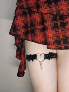Gothic punk heart bat wing leg garter ring for women, harajuku y2k body chain accessory.