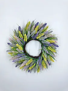 Bunter künstlicher Lavendelkranz mit violetten und gelben Blumen für die Haustürdekoration