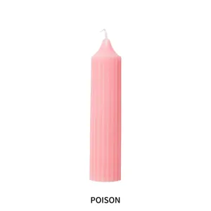 Vela aromática de pilar rosa con diseño acanalado, cera de soja natural decoración del hogar.