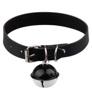 Collier Ras de Cou en Cuir PU de Bonne Gothique Avec Grande Cloche Mignon Anneau de Cou Cosplay Avec Collier de Laisse en Métal Bijoux pour Femmes
